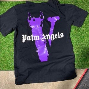 Palm angels x vlone tee
Size small
Selling for almost 50 below payout
 Bin: 160